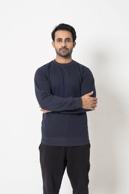 BASIC NAVY SWEATSHIRT