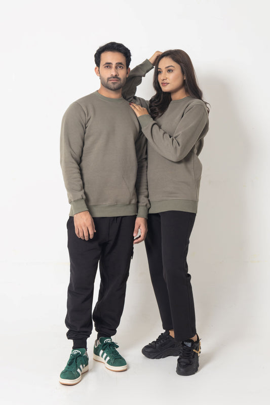 BASIC OLIVE SWEATSHIRT